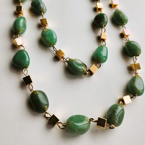Aventurine Gemstone Necklacer with Goldtone Cubes - Picture 1 of 4